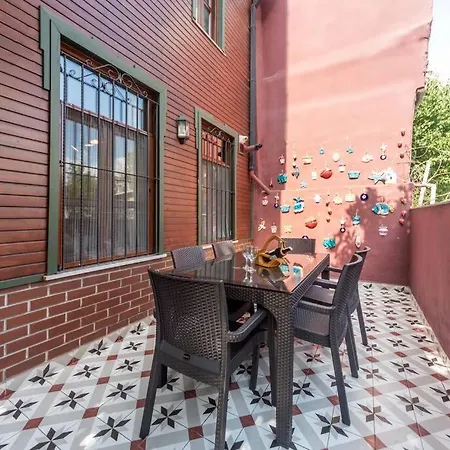 3br/2 Bath Ottoman House W Free Airport Transfer**